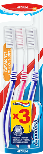 Aquafresh Clean & Flex medium toothbrush in pink/white colour combination with Aquafresh colors on the packaging. Aquafresh Clean & Flex medium toothbrush in pink/white colour combination with Aquafresh colors on the packaging.