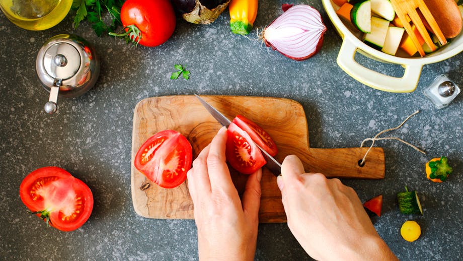 Is the Saying ‘Feed a Cold Starve a Fever’ Actually True? Is the Saying ‘Feed a Cold Starve a Fever’ Actually True?