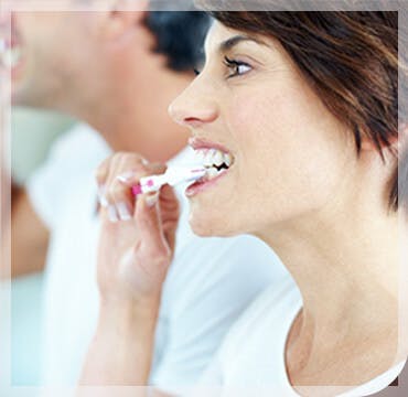 Couple Brushing Teeth Treat Gum Disease parodontax Couple Brushing Teeth Treat Gum Disease parodontax