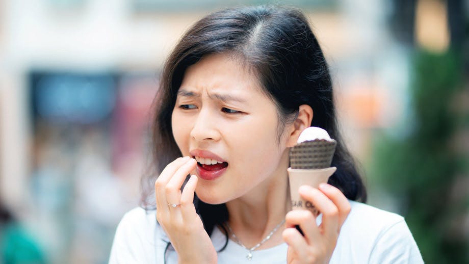 Do Your Teeth Hurt When It’s Cold Outside? You’re Not Hallucinating Do Your Teeth Hurt When It’s Cold Outside? You’re Not Hallucinating